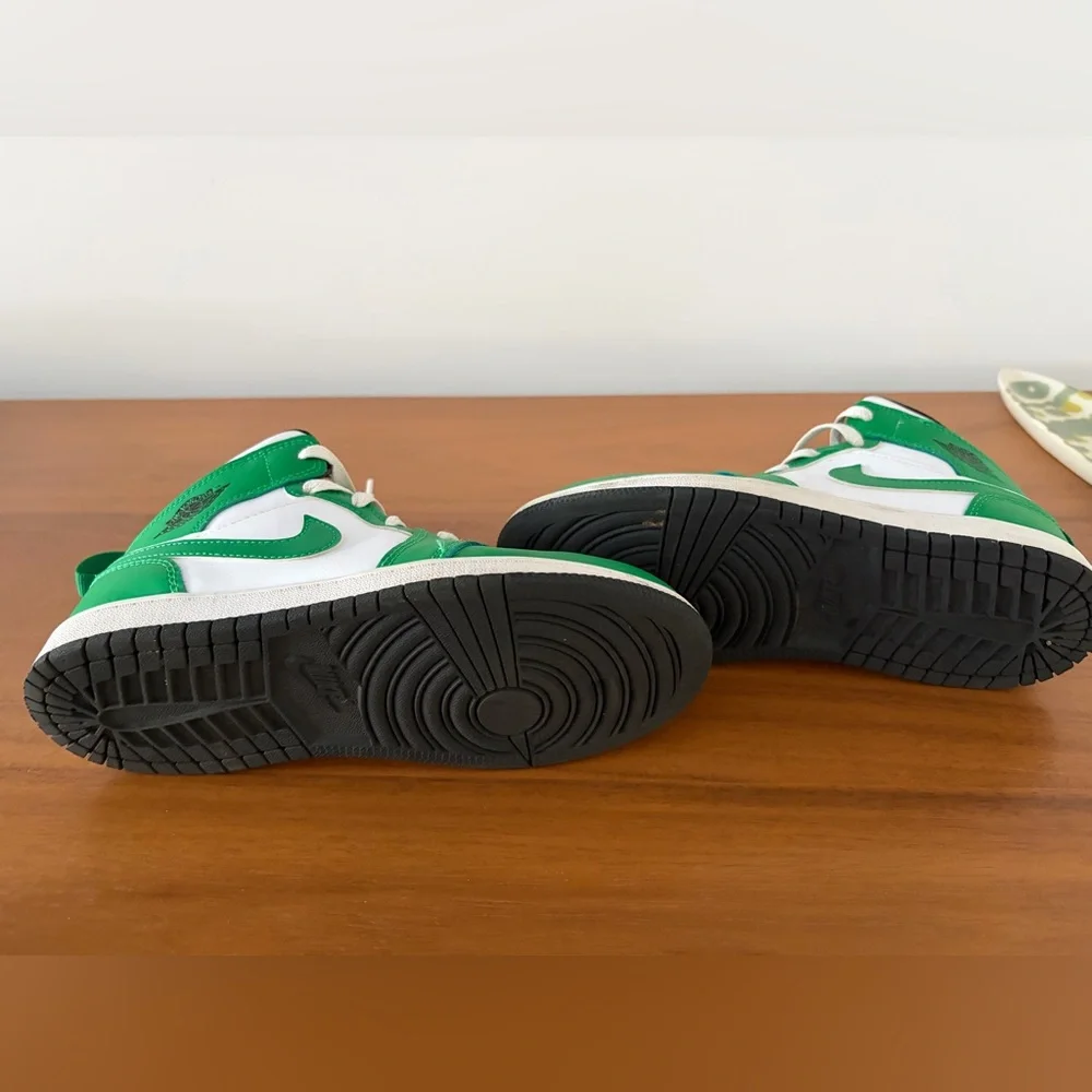 Nike Kids Sneakers in Green and White - Picture 4 of 5